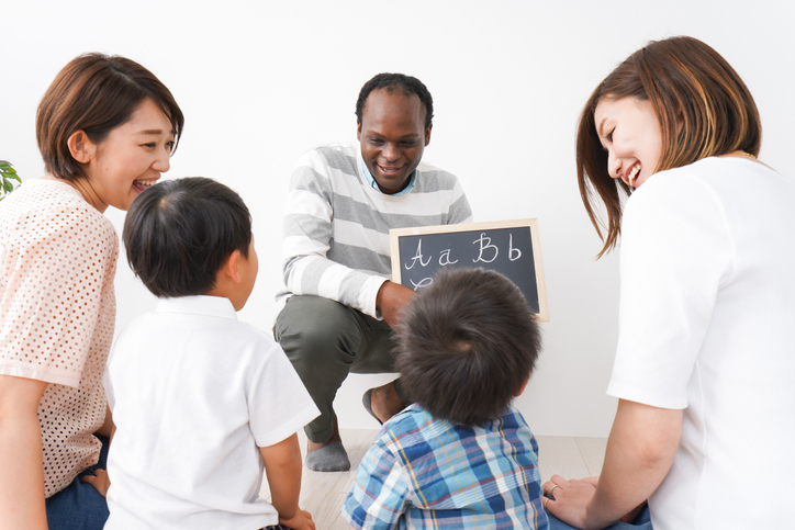大阪の英語教室に通うには子どものうちがいい？